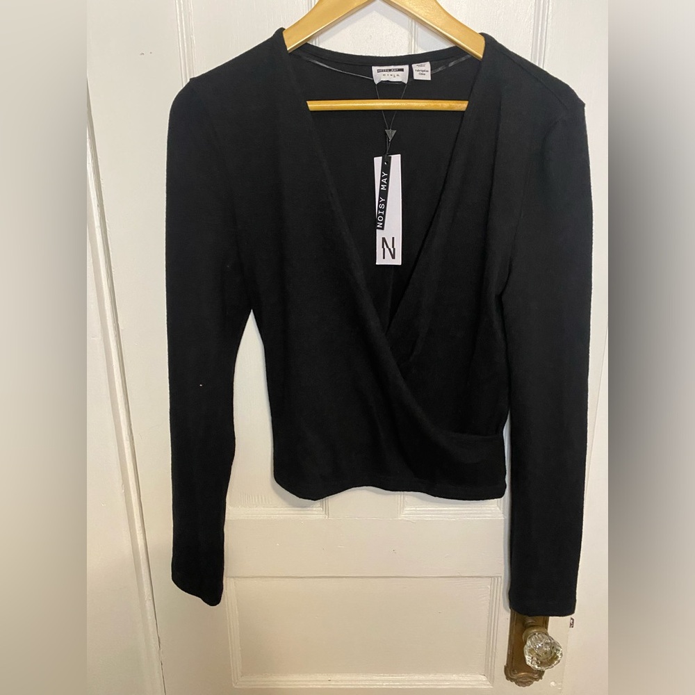 BNWT Cropped Knit Wrap shirt